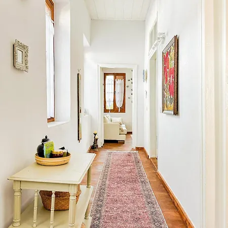 Macrahouse Apartment