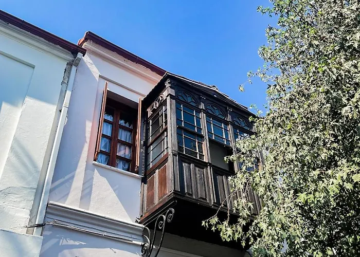 Macrahouse